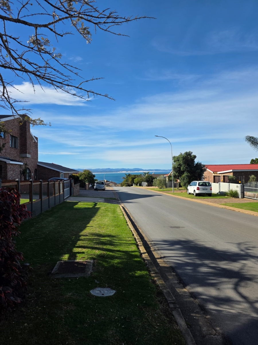 3 Bedroom Property for Sale in Wavecrest Eastern Cape